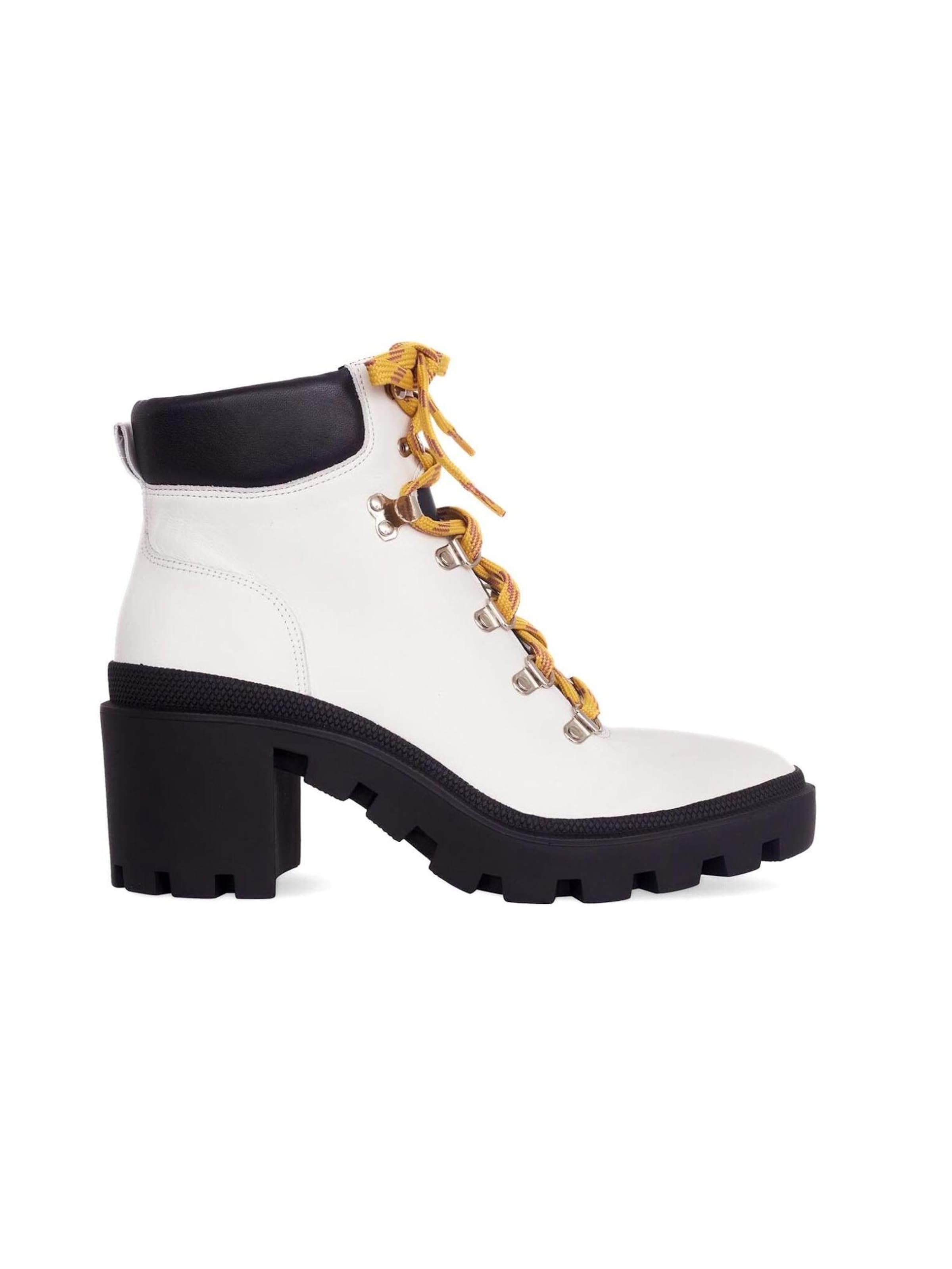 Mangara Atelier - Botas de tobillo 'Aracis' en blanco: frente