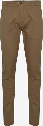 !Solid Chino 'Jim' in Bruin: voorkant