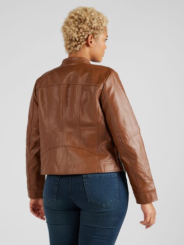 Veste mi-saison 'SIA' Vero Moda Curve en marron