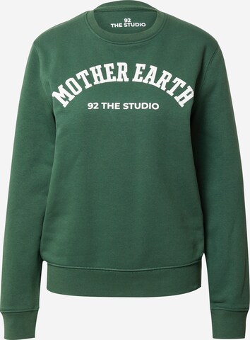 92 The Studio Sweatshirt 'Tennis' in Green: front