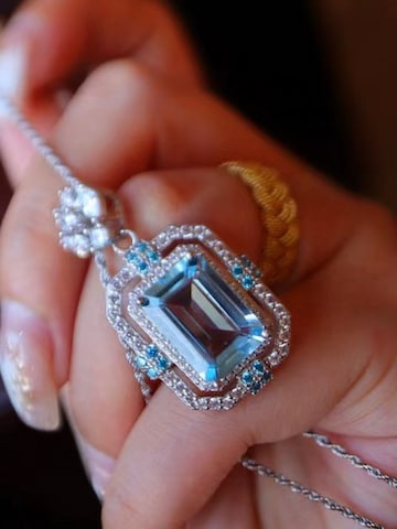Collana di LanLivia in blu