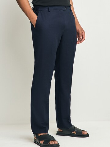 Next - regular Pantalón de pinzas en azul: frente