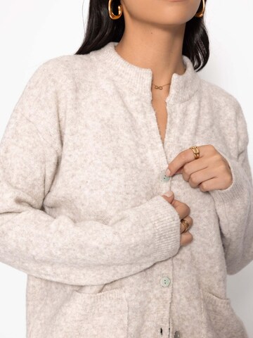 SASSYCLASSY Strickjacke‌ in Grau