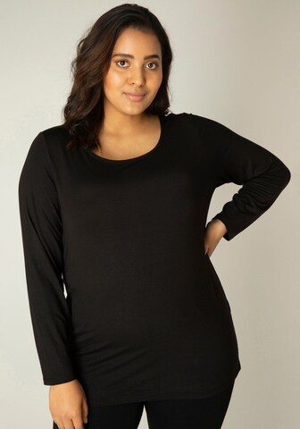BASE LEVEL CURVY Shirt in Schwarz: Vorderseite