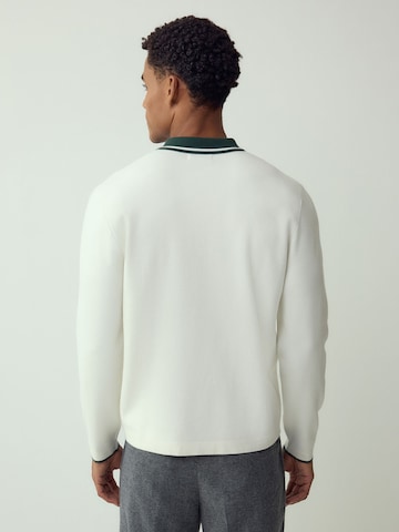 Next Pulover | bela barva