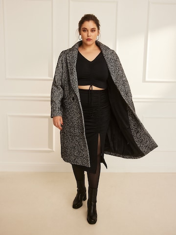 Guido Maria Kretschmer Curvy Between-Seasons Coat 'Belana' in Black