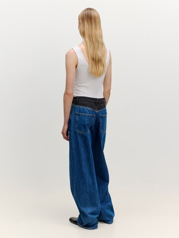 EDITED Flared Jeans 'Maleah' in Blau