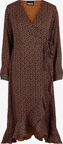 Robe PIECES en marron : devant