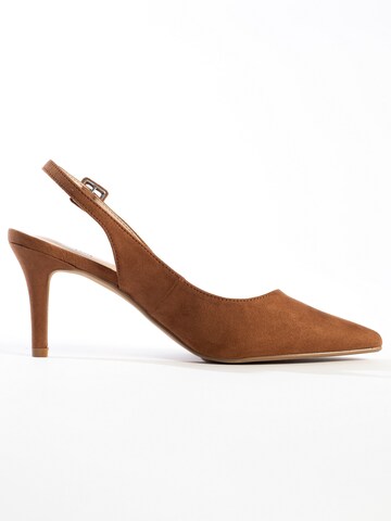 Celena Γόβες slingback 'Cruz' σε καφέ