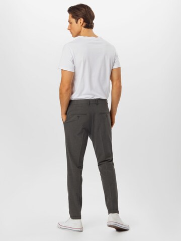 Slimfit Pantaloni 'Liam' di Matinique in grigio