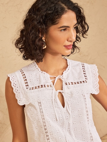 love & roses Blouse in Beige