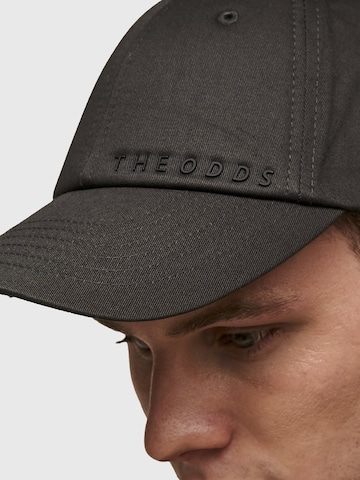 THE ODDS Pet 'Baseball Cap / alphabet' in Zwart: voorkant
