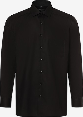 Coupe regular Chemise Andrew James en noir : devant