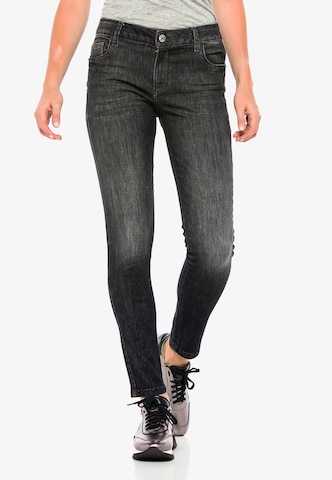 CIPO & BAXX Regular Jeans in Zwart: voorkant