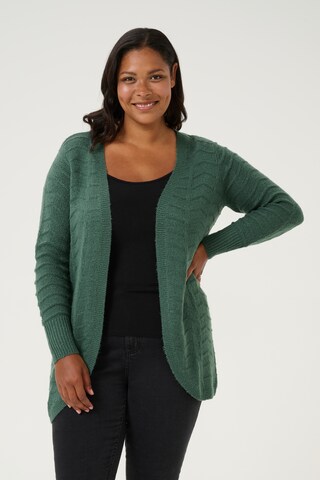 KAFFE CURVE Strickjacke 'Emana' in Grün: Vorderseite