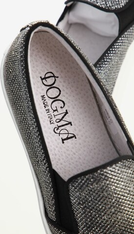 DOGMA Lowtop Sneakers 35 in Silber