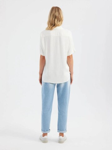 Hiccup - Blusa em branco