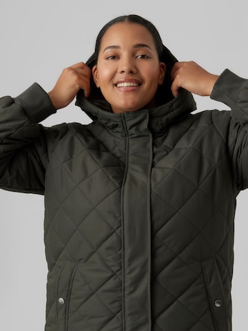 Vero Moda Curve Winterjacke in Grün