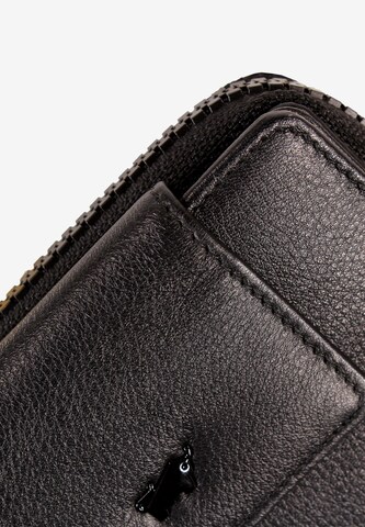 Braun Büffel Wallet 'Capri' in Black