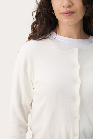 Cardigan Part Two en blanc
