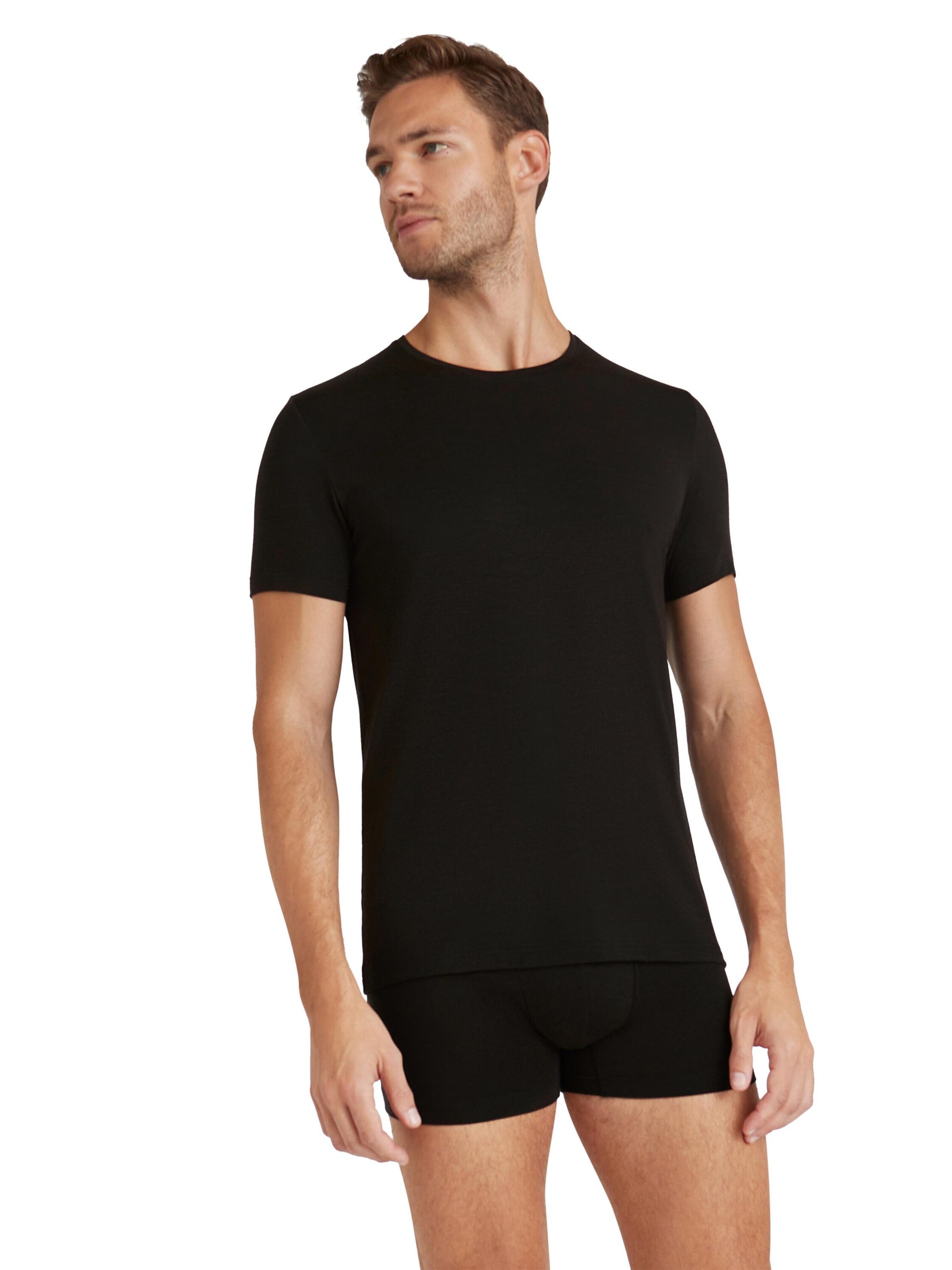 FALKE Undershirt in Black: front