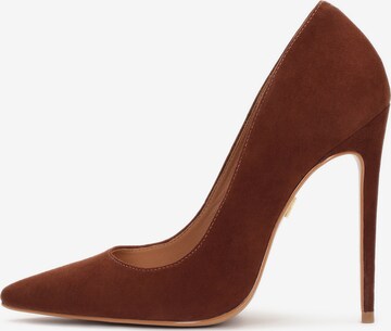 Kazar Pumps i brun: forside