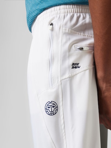 BIDI BADU - Tapered Pantalón deportivo en blanco