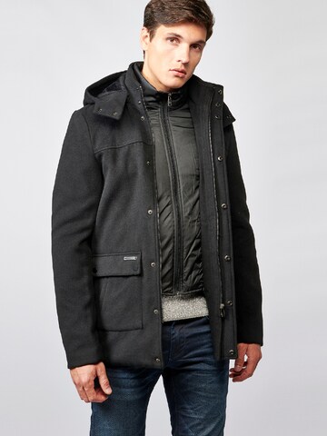 KOROSHI Between-seasons coat in Black