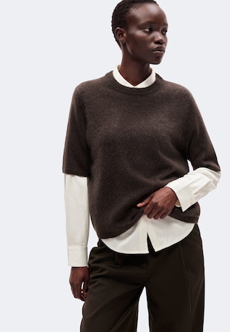 Pullover di COMMA in marrone