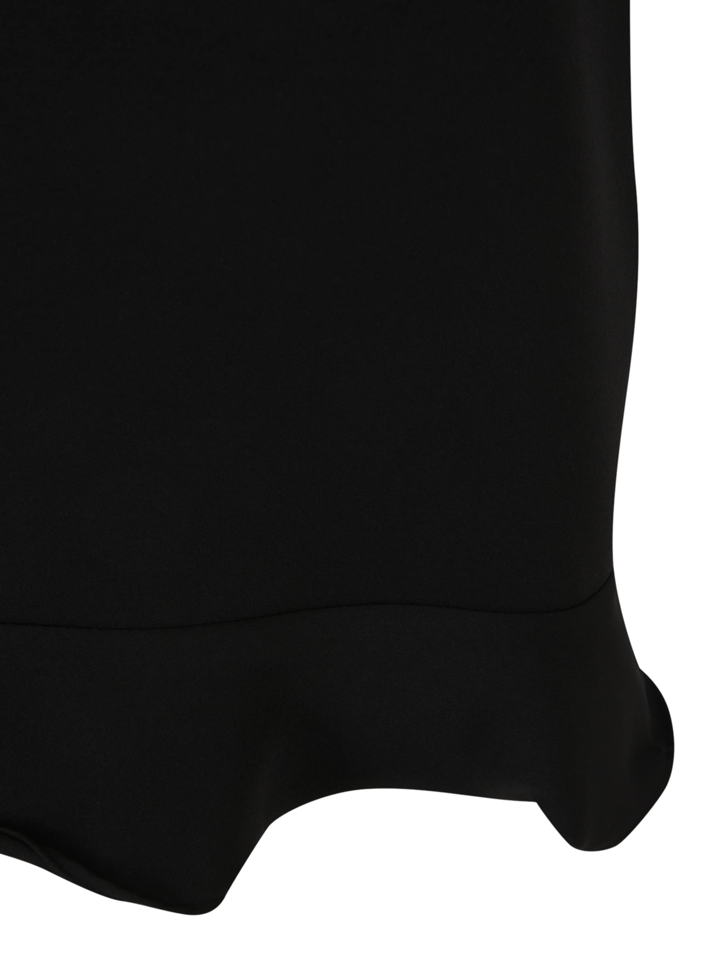 Trendyol Petite Dress in Black