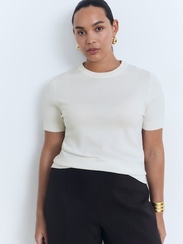 MANGO Sweater in Beige: front
