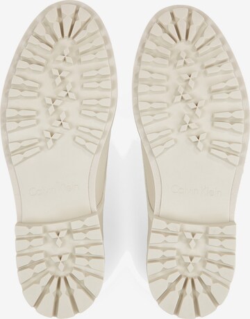 Chaussure à lacets Calvin Klein en blanc