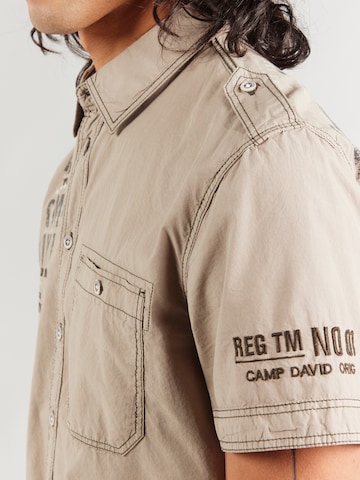 CAMP DAVID - Ajuste regular Camisa en gris