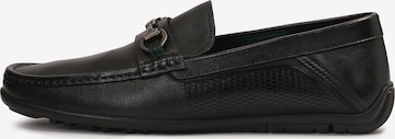 Kazar Moccasins in Black: front