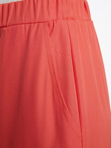 Ana Alcazar Tapered Cargo trousers 'Zapasa' in Red
