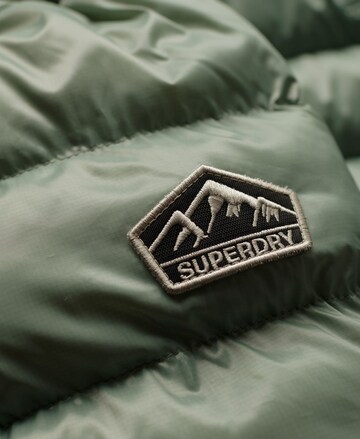 Geacă de iarnă 'Fuji' de la Superdry pe verde