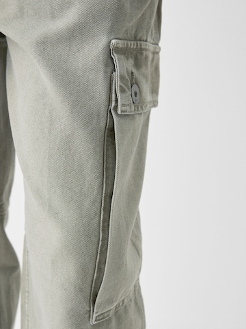 Bershka Loose fit Cargo trousers in Green