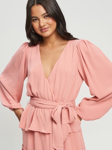 Willa Φόρεμα 'LYNNEY' σε ροζ: πίσω