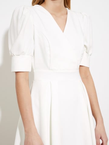 Robe Trendyol en beige