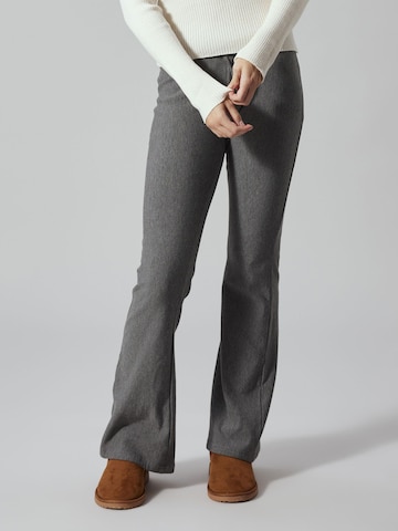 NAME IT Bootcut Broek in Grijs: voorkant