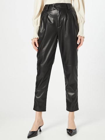 Sofie Schnoor Regular Pleat-Front Pants in Black: front