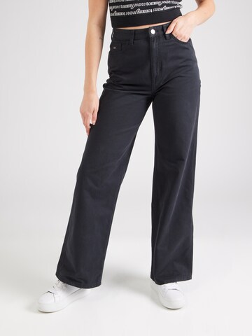 Tommy Jeans - Pierna ancha Vaquero 'CLAIRE' en negro: frente