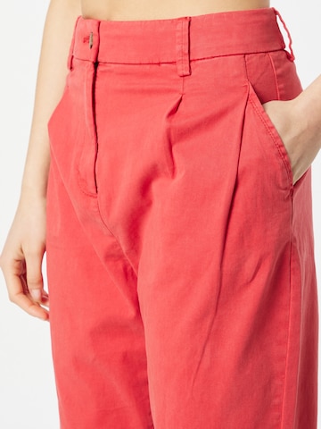 ESPRIT Regular Pleat-front trousers in Red