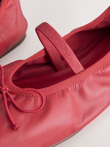 Ballerina con cinturino 'Forever Comfort' di Next in rosso