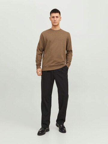 JACK & JONES Sweatshirt in Brown