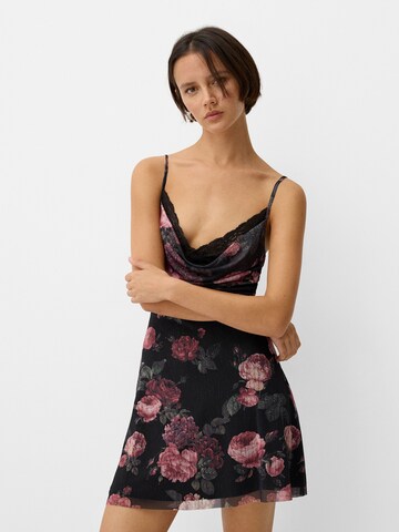 Bershka Obleka | črna barva: sprednja stran