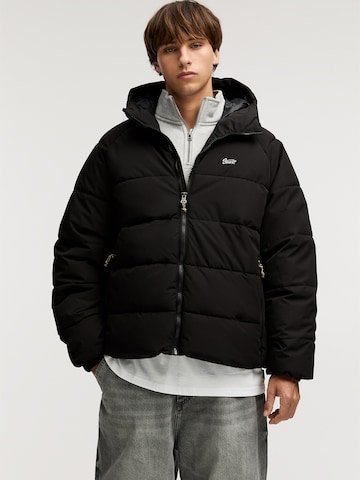 Giacca di mezza stagione di Pull&Bear in nero: frontale