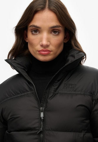 Superdry Tussenjas in Zwart