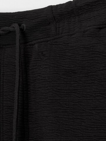 Largi Pantaloni de la Pull&Bear pe negru