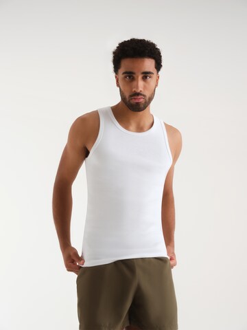 TRAPP Μπλουζάκι 'Thore' σε λευκό: μπροστά